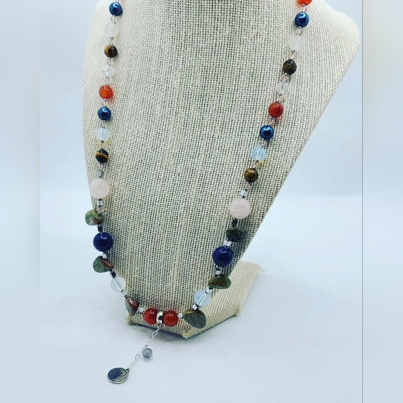Mixed Natural Crystals, Yin-yang charm necklace - Picture 2 of 4